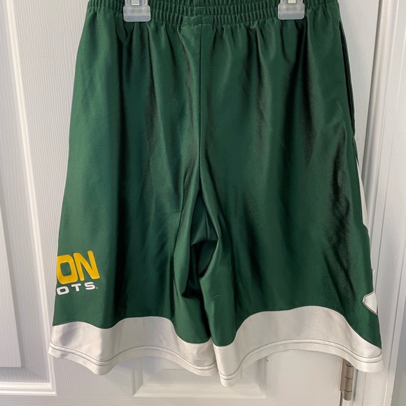 George Mason University Patriots under Armour shorts YSM 8 - Picture 6 of 6